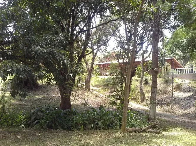 VENDO OU TROCO UM SITIO POR UMA CASA ACEITO PROPOSTAS.