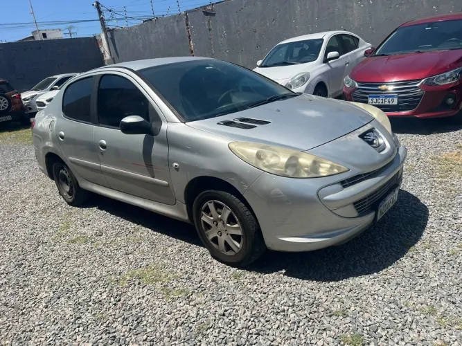 Peugeot 207 Sedan Passion XR 1.4 Flex 8V 4P 2012