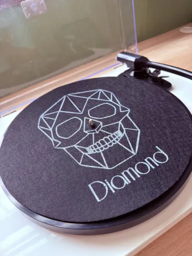 Vitrola Toca Discos Diamond White + Brinde
