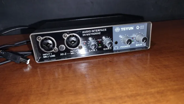 Interface de áudio Q22