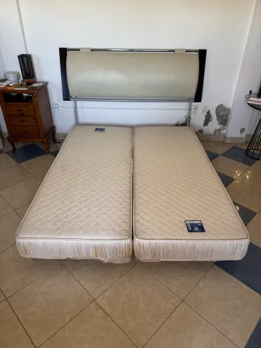 Base para colchão de casal com cabeceira estofada