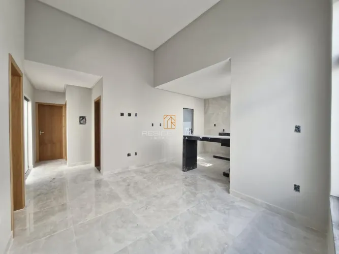 CASA À VENDA NO BAIRRO SANTA ROSA 02 QUARTOS 01 SUITE, SALA, COZINHA E 02 VAGAS