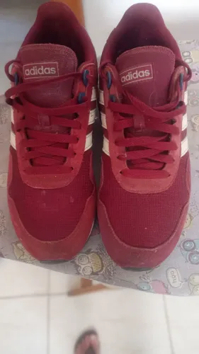 Tênis Adidas camurça bordô 41, retirar Rua maçom ribeiro 73 ao lado do Habib's venda nova