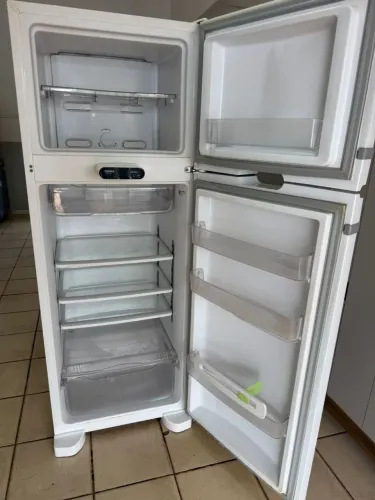 Hoje barato dou garantia geladeira Frost free