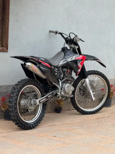 VENDO ? CRF 230F para pessoas exigentes