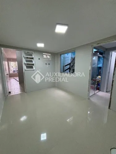 Casa em Condomínio para Locação - 80m² | 2 Dormitórios | Área Gourmet com Churrasqueira