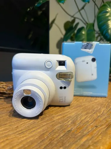 Câmera instantânea Fujifilm Instax Mini 12
