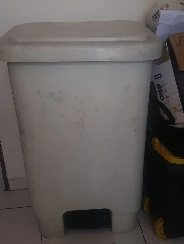 Lixo de 100l com pedal