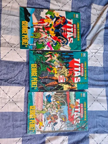 Lendas do universo dc - jovens titãs por George Perez (vol 1,3,4)
