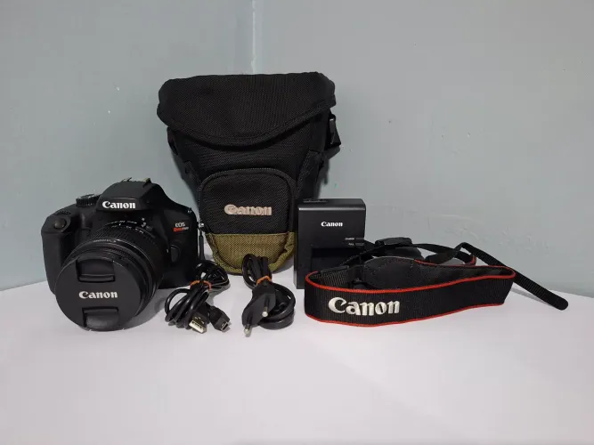Vendo essa Câmera Fotográfica da Canon EOS Rebel T100