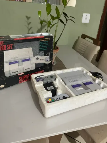 Super Nintendo completo com caixa e funcionando