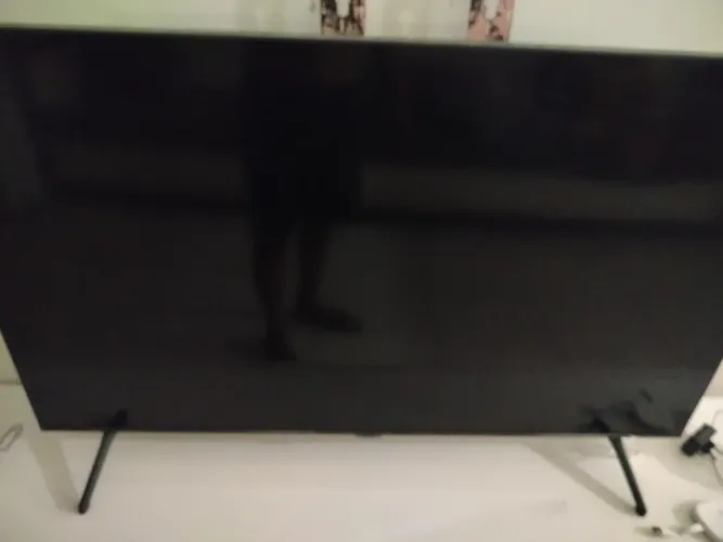 Smart tv com defeito liga e desliga