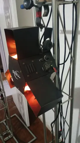 Tri Scan iluminação retrô.