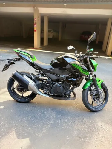 VENDO, TROCO OU FINANCIO KAWASAKI Z400 ABS 2020.