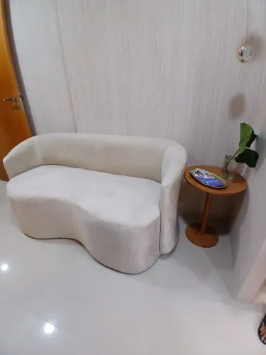 Sofa arcanico moderno 