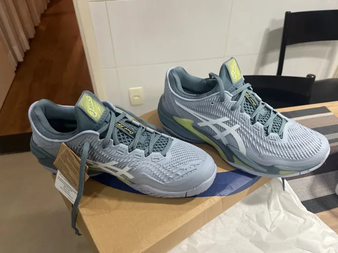 Tênis Asics novo para jogar tênis