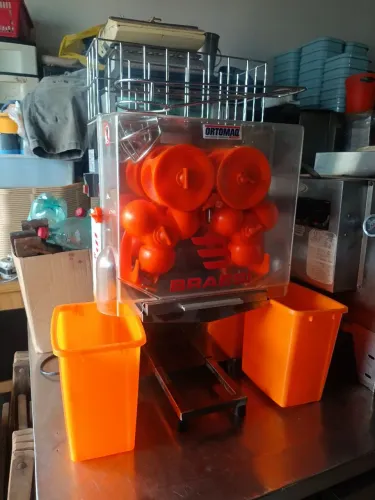 Máquina de suco Laranja Braesi 