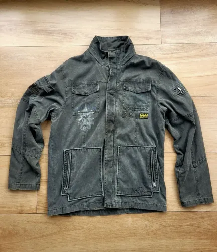 Jaqueta de frio verde militar. 
