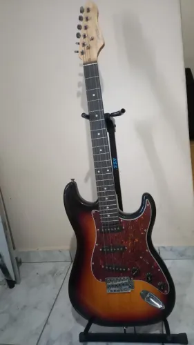 Guitarra Giannini Standard g100 (já regulada por Lutier)