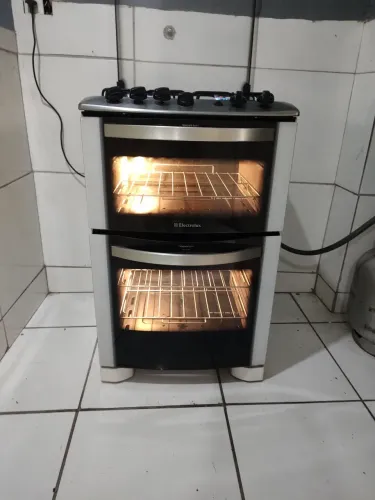 Fogão Electrolux dois fornos