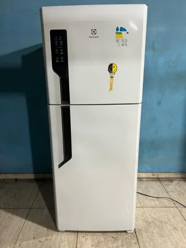 Geladeira Electrolux frost free. 90 dias de garantia entrega grátis