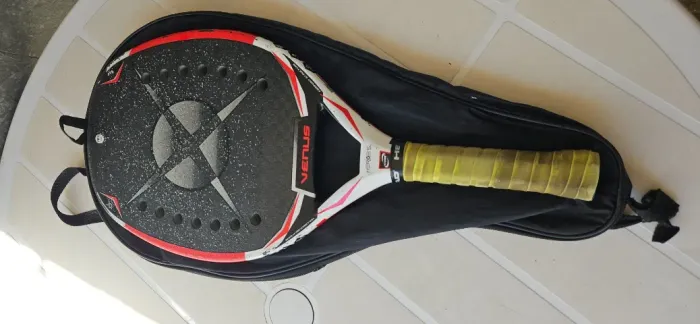 Raquete Beach Tennis Heroes Venus Carbono 12k 20mm bem leve, excelente mobilidade