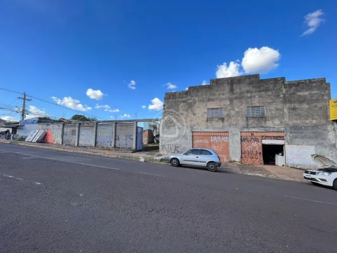 TERRENO COMERCIAL EM LOCALIZAÇÃO PRIVILEGIADA