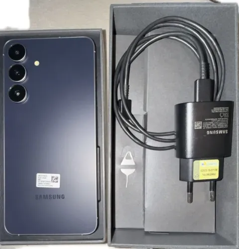 Samsung Galaxy S25 FE 256GB - Estado de Novo | NF + Caixa + Carregador Original. 