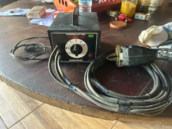 Riscador de Pneu