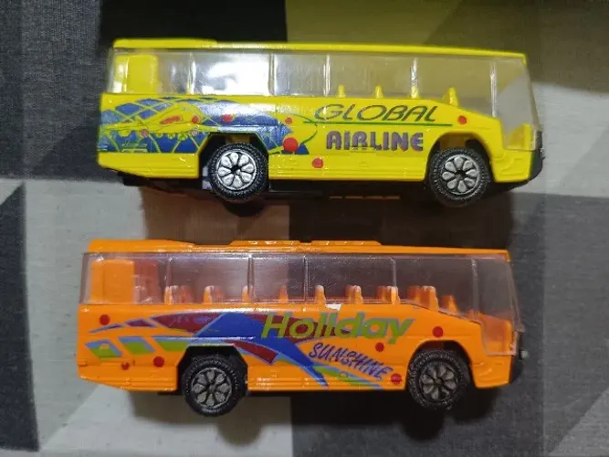 Kit 2 Ônibus de Brinquedo de Coleção Tour Play Set