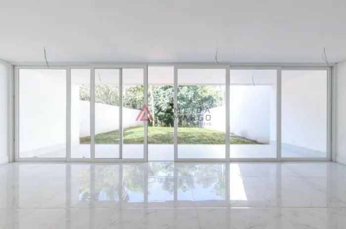 Casa em Condomínio Granja Julieta 707m² 4 dormitórios 4 suítes 5 vagas
