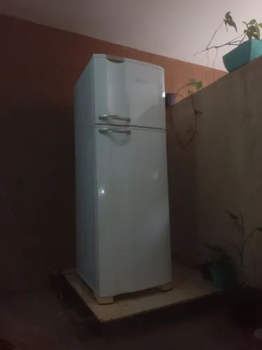 Refrigerador Frost Free Electrolux Df38