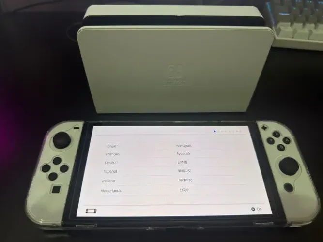 Nintendo Switch OLED Branco - Impecável com poucos usos