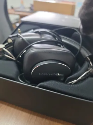 Fone Bowers & Wilkins P7 | Over-ear Hi-Fi | Couro Legítimo