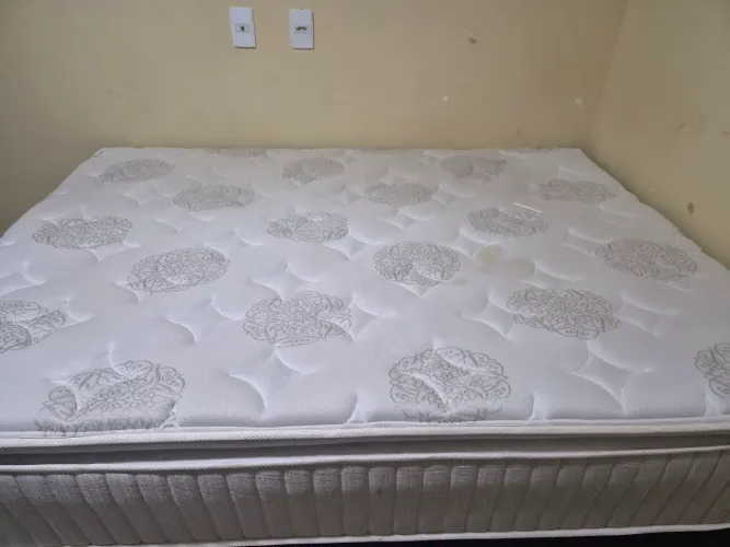 Box com colchão 9 meses de uso