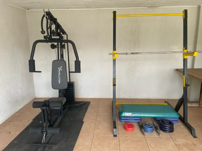 Equipamento pra musculação 