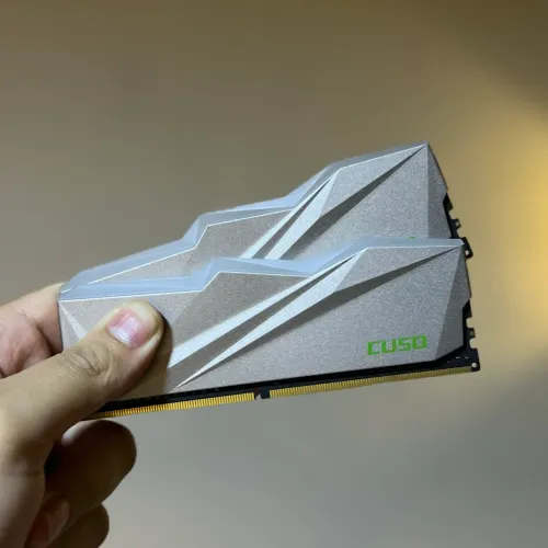 Memória RAM CUSO RGB - 16GB (2x8GB) 3200MHz