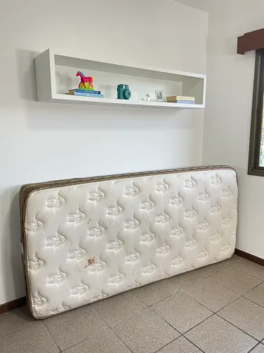 Colchão Simmons Viúva Premium - R$900,00
