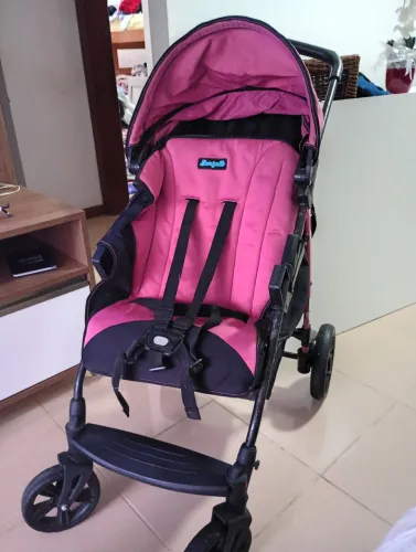 Carrinho de bebê Burigotto menina