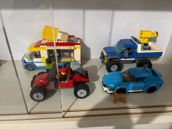 4 carrinhos Lego original com bonecos