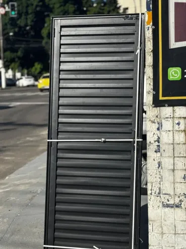 PORTA DE ALUMÍNIO PRETA - PROMOÇÃO MES DO CLIENTE