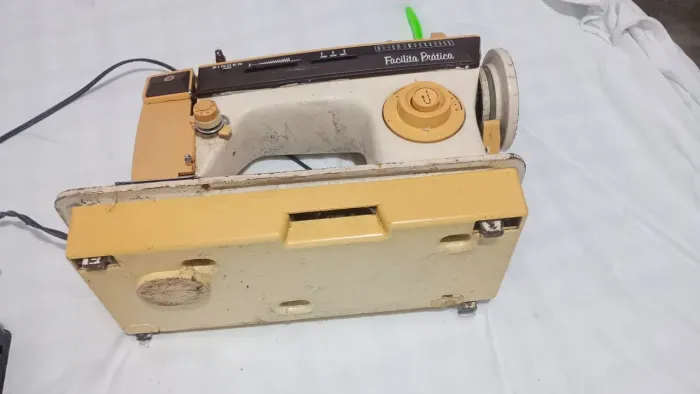 Máquina de costura Singer