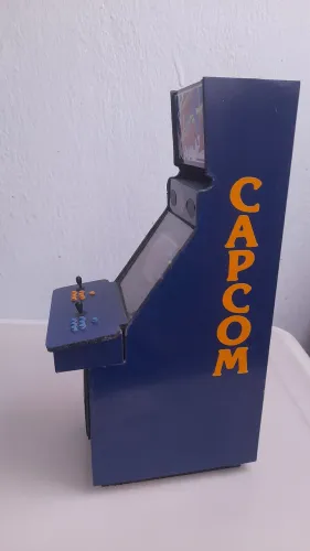 Fliperama CAPCOM (miniatura)