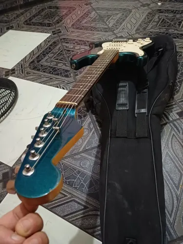 Guitarra Eagle canhoto
