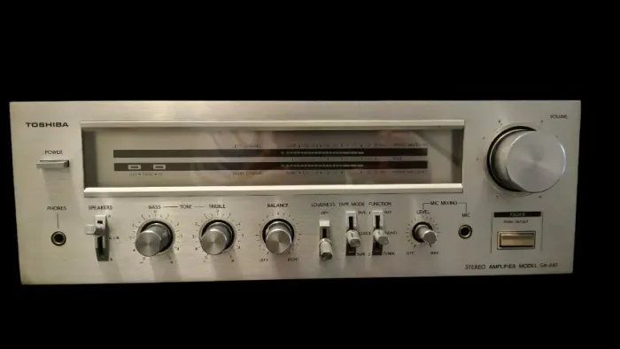Amplificador estéreo integrado vintage Toshiba SA-445
