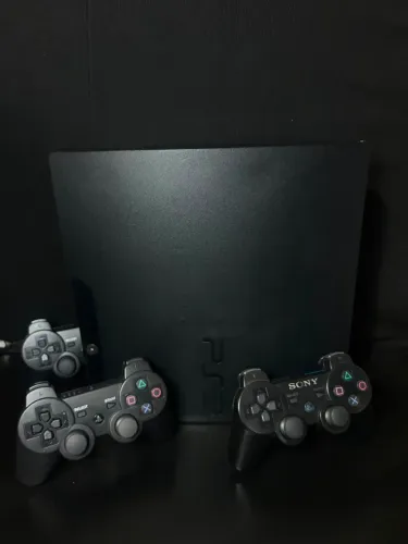 PlayStation 3 Slim 320GB Desbloqueado + 3 controles