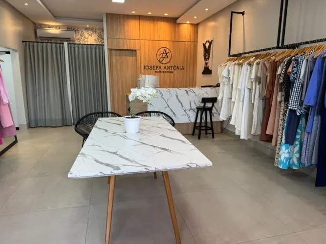 Vendo loja completa de roupas