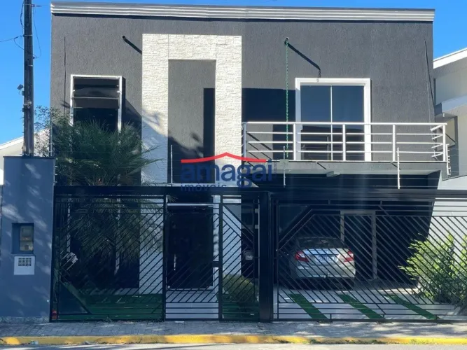 Sobrado à venda na Vila Branca, Jacareí