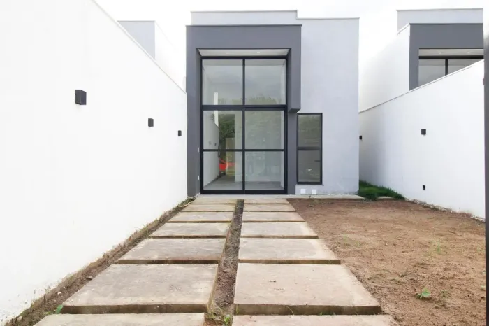 Vendo casa de 3/4 sendo uma suíte no sim