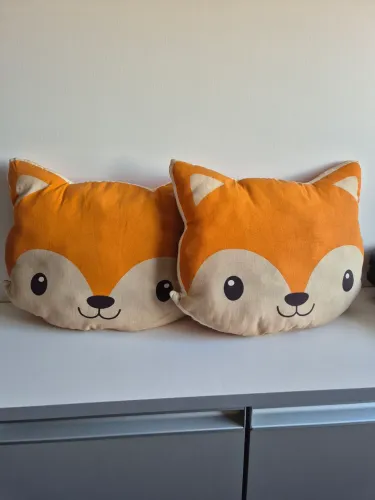 Vendo 2 Almofadas de raposa